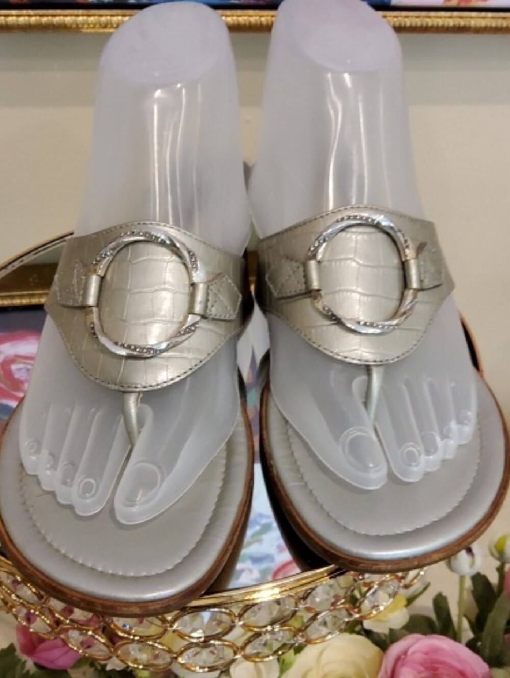 Brighton Metallic Silver/Gray Croc-Embossed Thong Sandals with Ring Accent